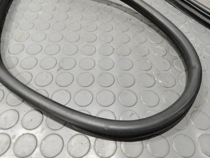 Уплотнительная резинка боковой двери, 1000 рублей, Красноярск