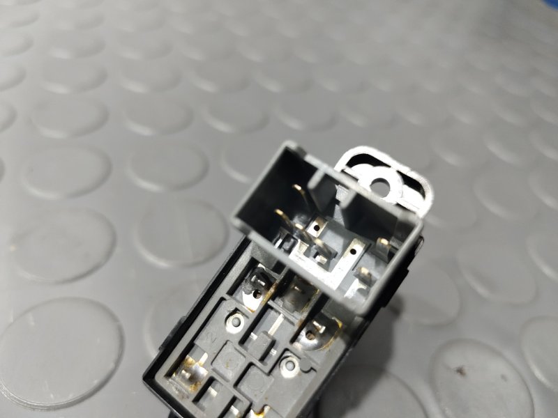 Кнопка стеклоподъемника, 500 рублей, Красноярск