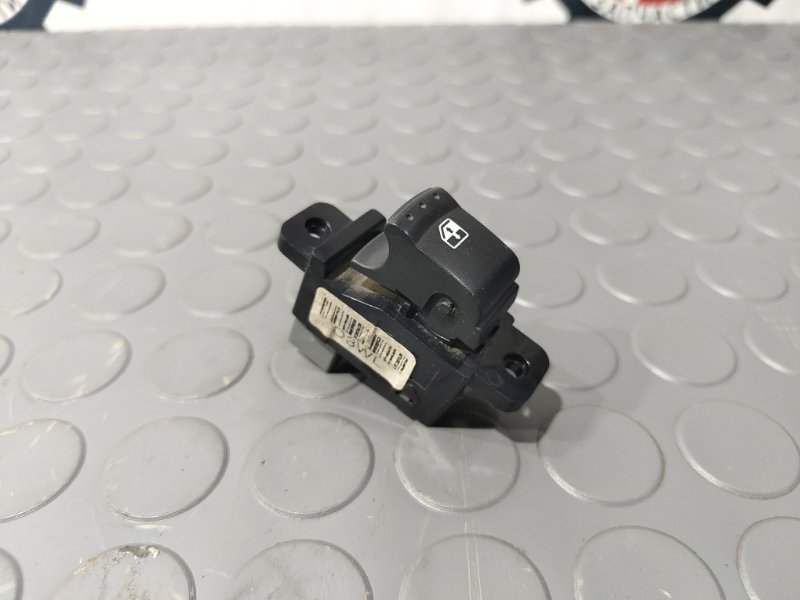 Кнопка стеклоподъемника, 500 рублей, Красноярск