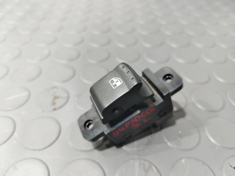 Кнопка стеклоподъемника, 500 рублей, Красноярск