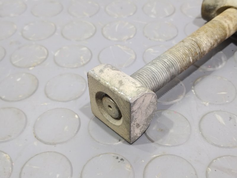 болт торсиона, 1000 рублей, Красноярск