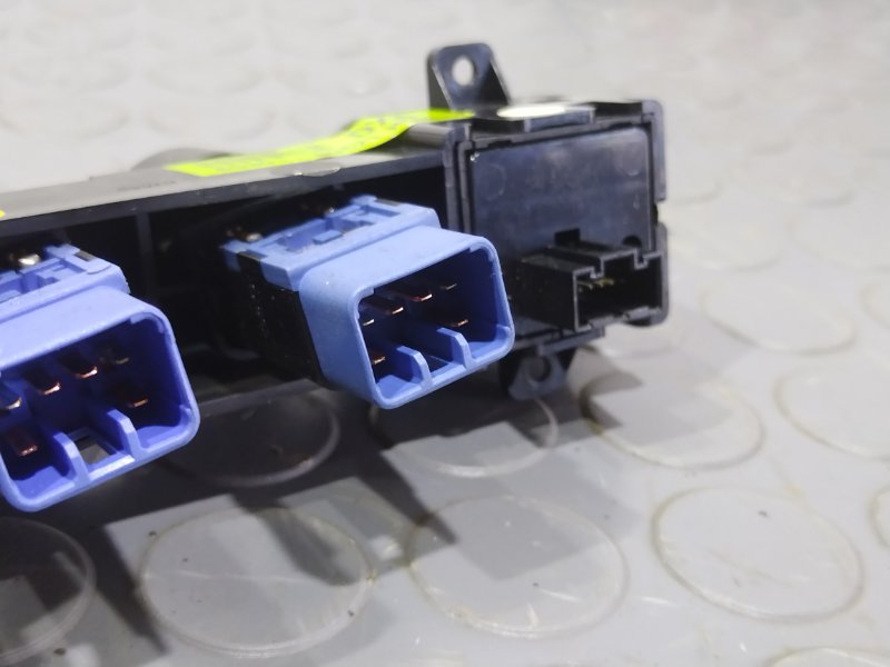 Кнопки в салон, 1000 рублей, Красноярск