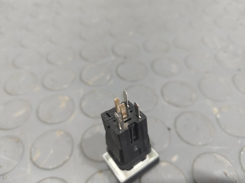 Кнопка обогрева сидений, 300 рублей, Красноярск