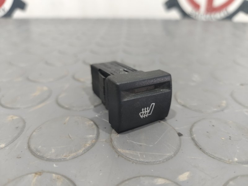 Кнопка обогрева сидений, 300 рублей, Красноярск