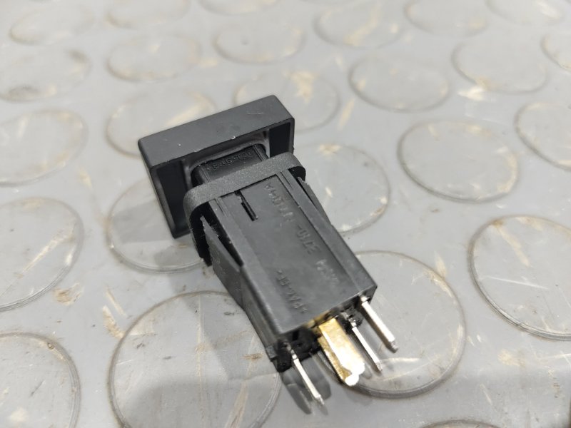 Кнопки в салон, 300 рублей, Красноярск