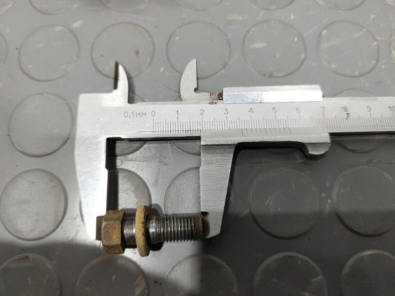 Болт, 900 рублей, Красноярск