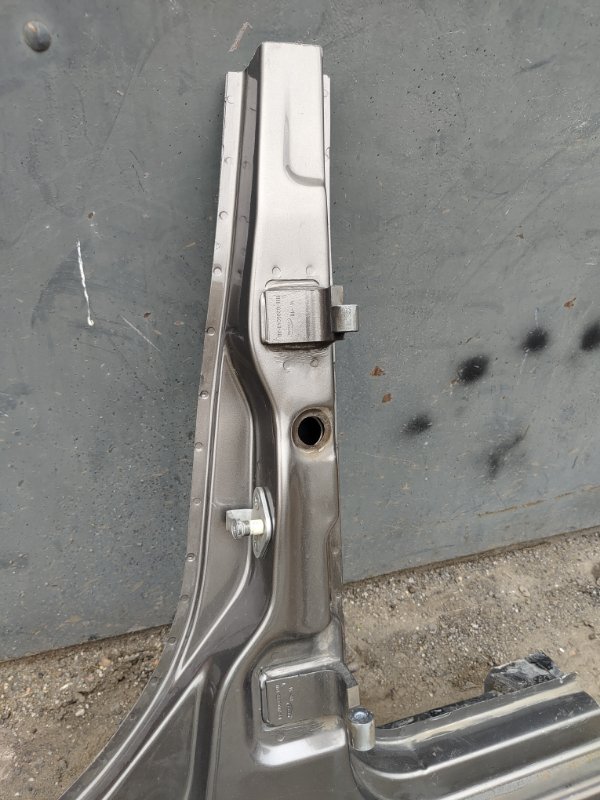 Стойка кузова, 2000 рублей, Красноярск