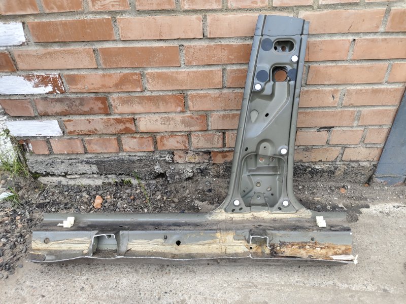 Стойка кузова, 2000 рублей, Красноярск