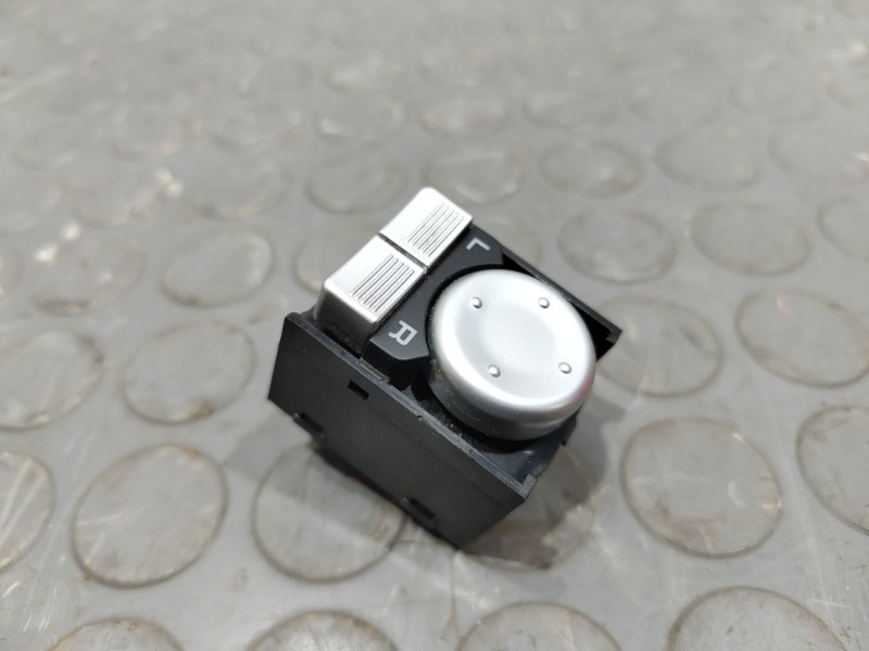 Блок управления зеркалами, 500 рублей, Красноярск