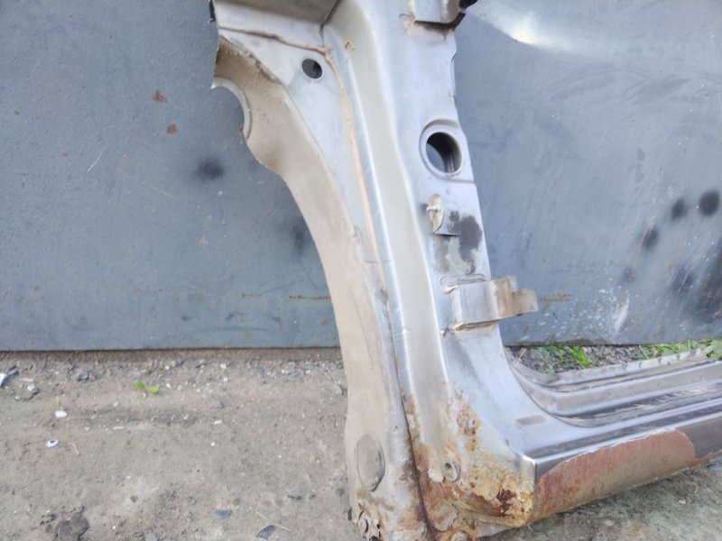 Стойка кузова, 2000 рублей, Красноярск