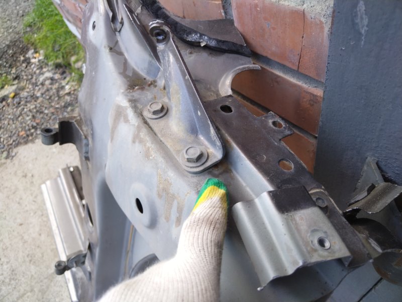 Стойка кузова, 2000 рублей, Красноярск