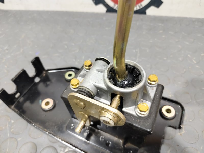 Кулиса МКПП, 2000 рублей, Красноярск