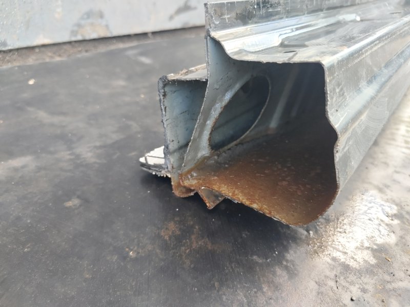 Стойка кузова, 2000 рублей, Красноярск