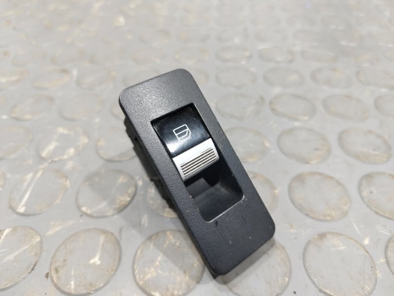 Кнопка стеклоподъемника, 500 рублей, Красноярск