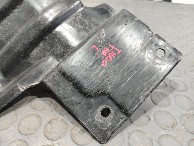 Подкрылок, 1200 рублей, Красноярск