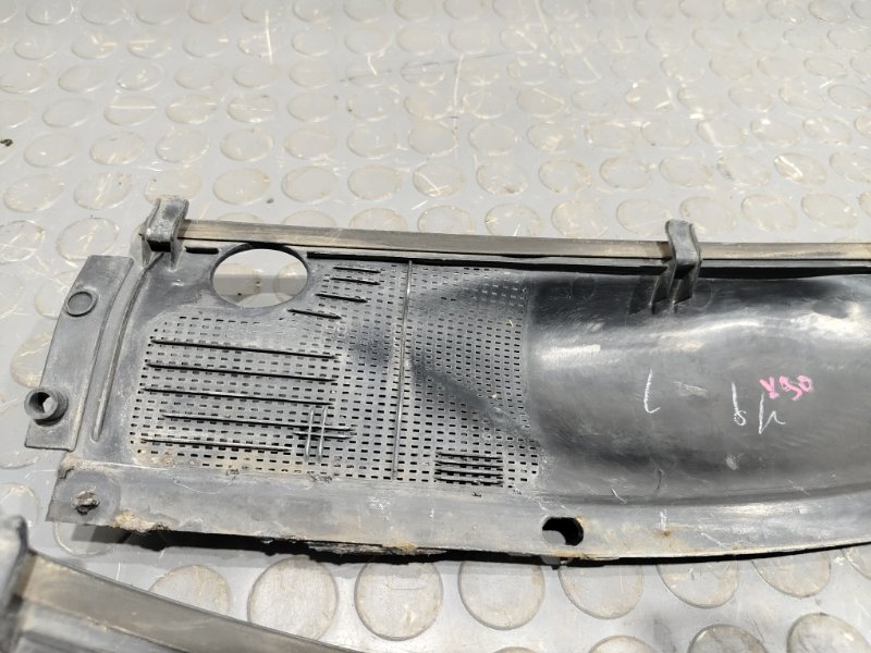 Решетка под лобовое стекло, 1000 рублей, Красноярск