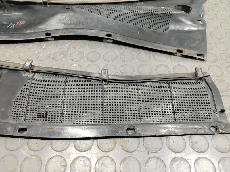 Решетка под лобовое стекло, 1000 рублей, Красноярск