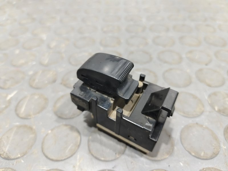 Кнопка стеклоподъемника, 500 рублей, Красноярск