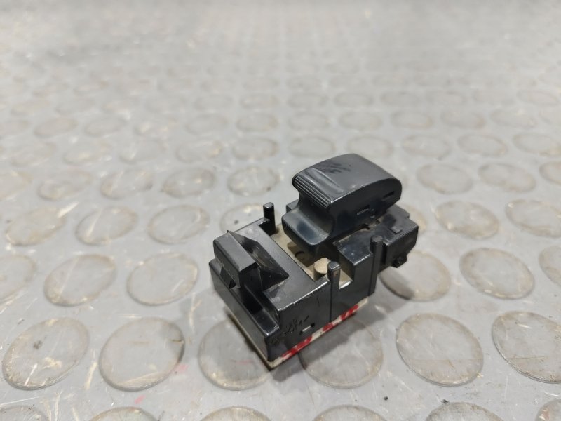 Кнопка стеклоподъемника, 500 рублей, Красноярск