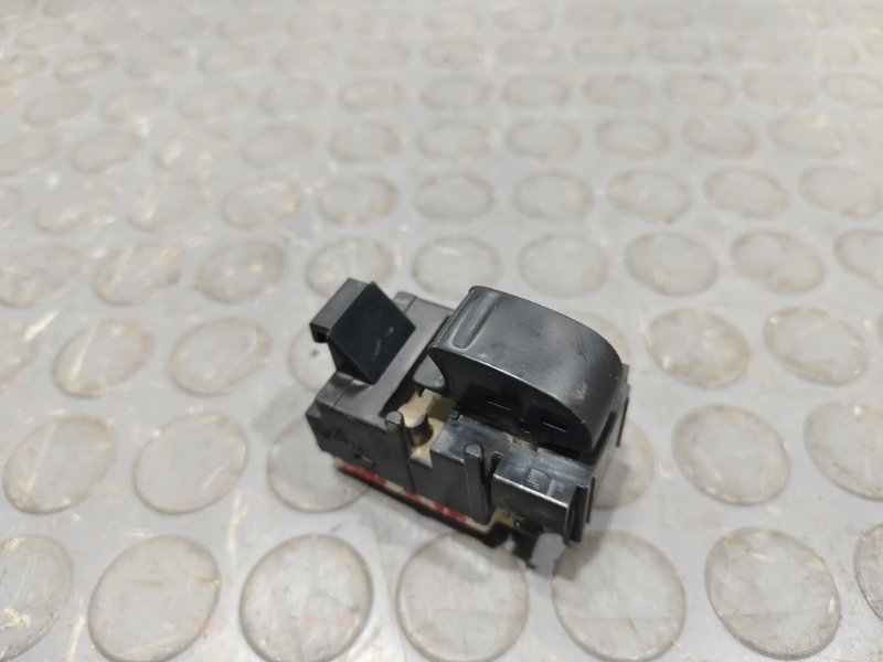 Кнопка стеклоподъемника, 500 рублей, Красноярск