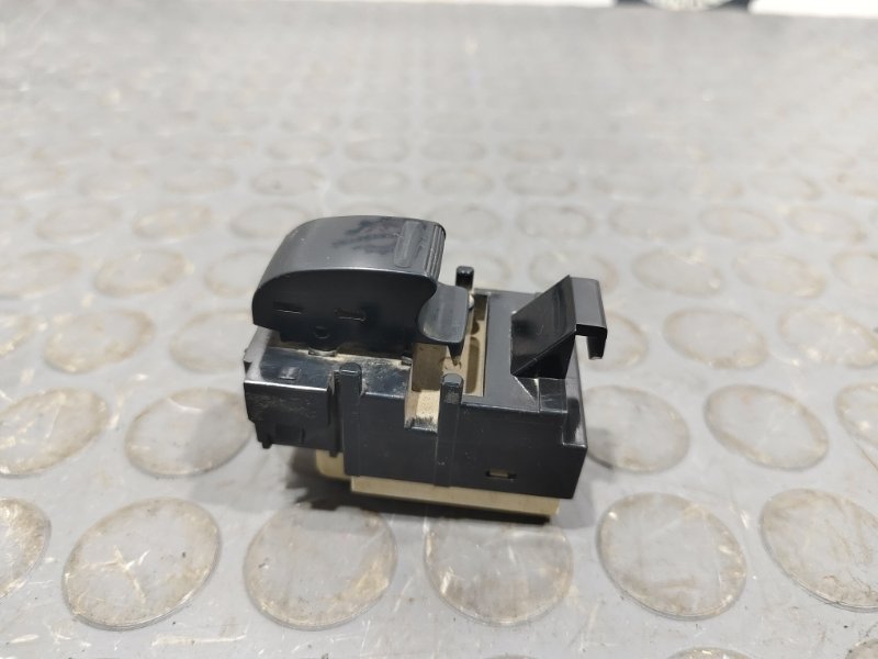 Кнопка стеклоподъемника, 500 рублей, Красноярск