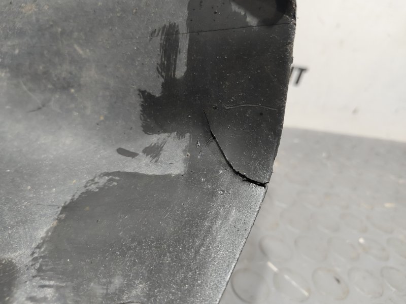 Подкрылок, 2000 рублей, Красноярск