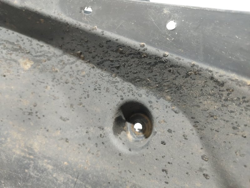 Подкрылок, 2000 рублей, Красноярск