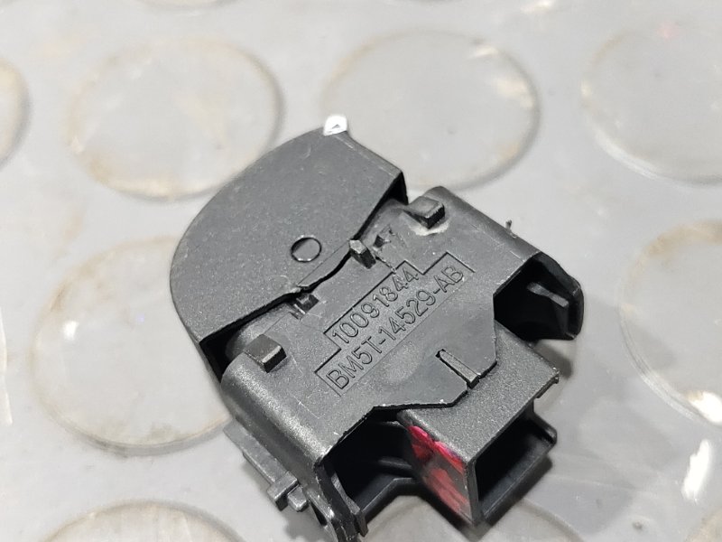 Кнопка стеклоподъемника, 500 рублей, Красноярск