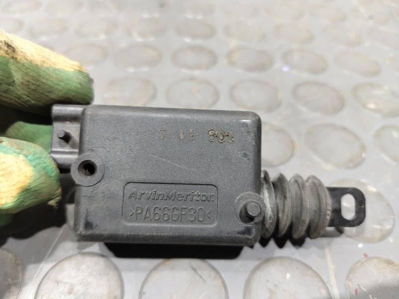 Электропривод замка дверей, 500 рублей, Красноярск