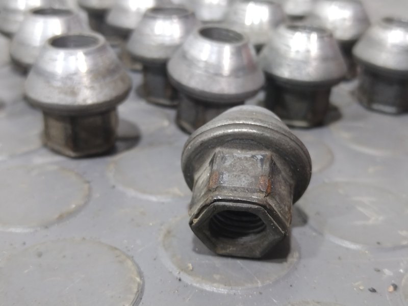 Гайка колесная, 1000 рублей, Красноярск