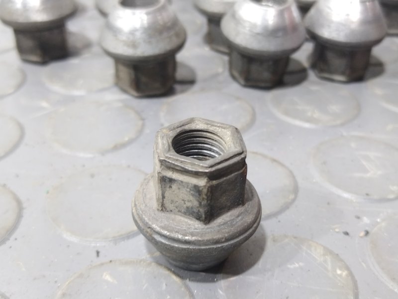 Гайка колесная, 1000 рублей, Красноярск