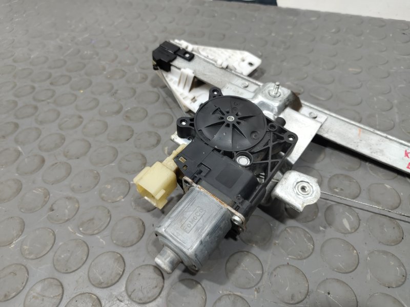 Стеклоподъемник, 1000 рублей, Красноярск