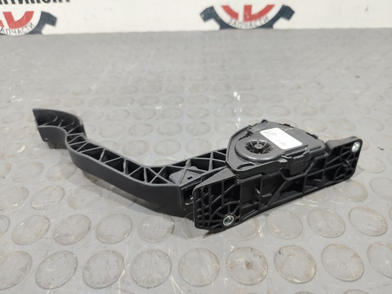 Педаль газа, 2000 рублей, Красноярск