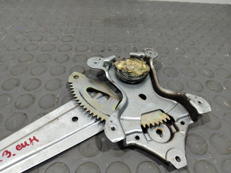 Стеклоподъемник, 1000 рублей, Красноярск