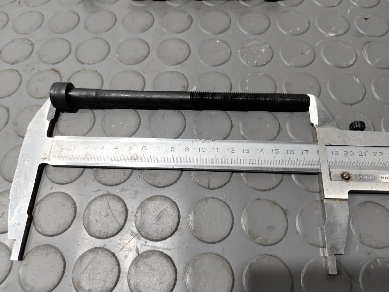 Болт головки блока цилиндров, 100 рублей, Красноярск