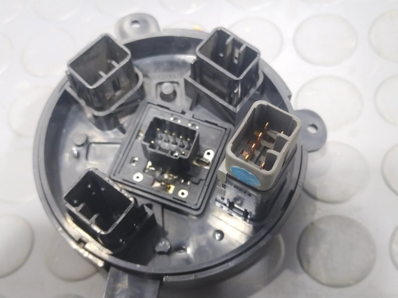 Блок управления зеркалами, 1000 рублей, Красноярск