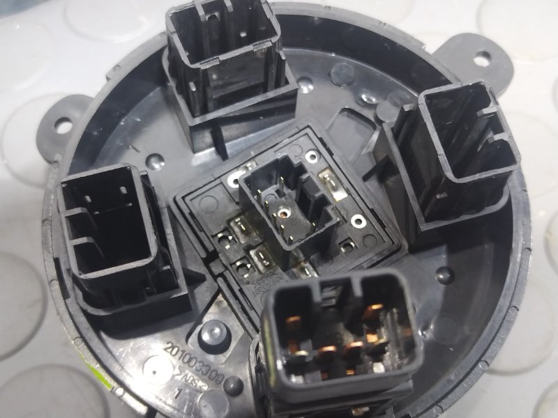 Блок управления зеркалами, 1000 рублей, Красноярск