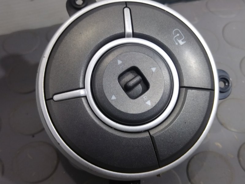 Блок управления зеркалами, 1000 рублей, Красноярск