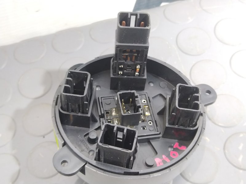 Блок управления зеркалами, 1000 рублей, Красноярск