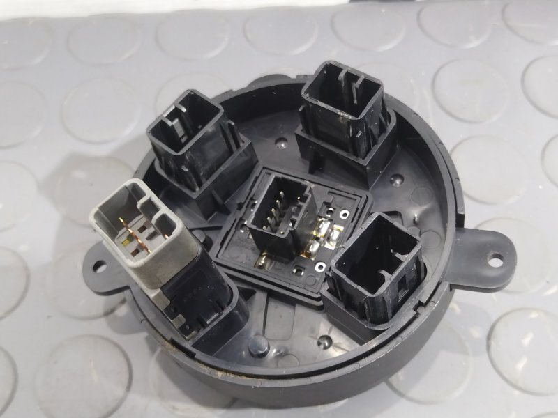 Блок управления зеркалами, 1000 рублей, Красноярск