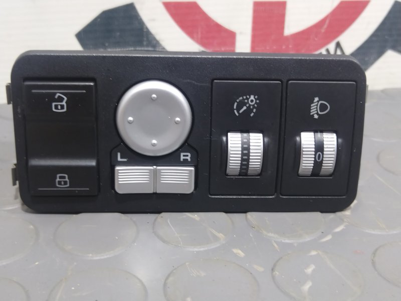 Блок управления зеркалами, 500 рублей, Красноярск