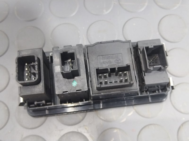 Блок управления зеркалами, 500 рублей, Красноярск