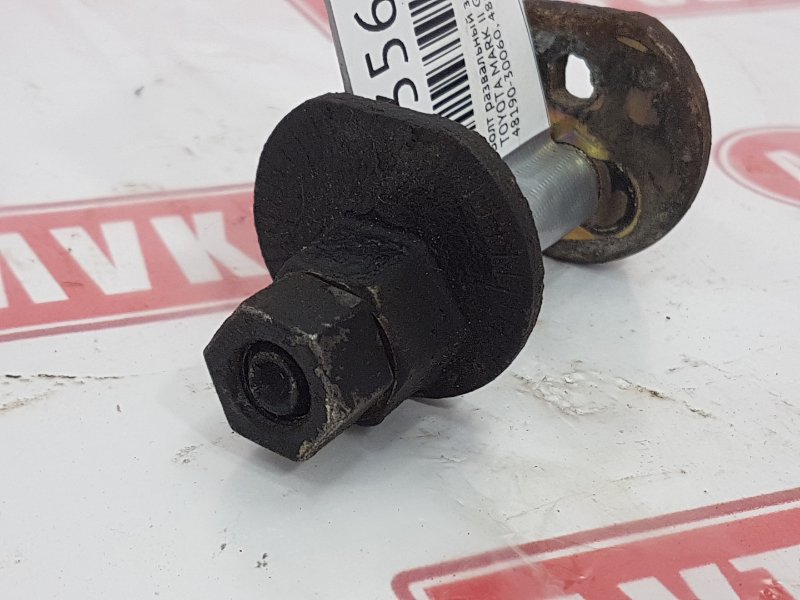 Болт развальный, 500 рублей, Красноярск