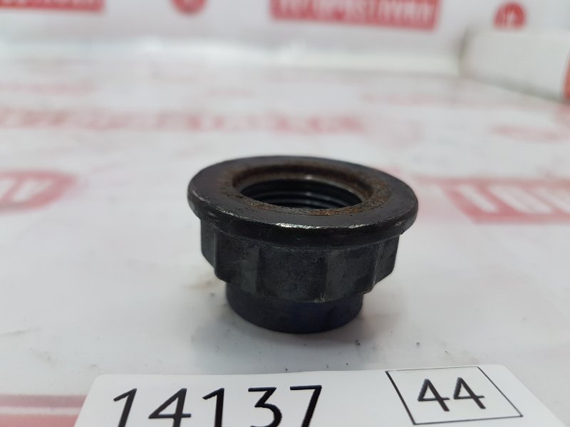 Гайка ступицы, 100 рублей, Красноярск