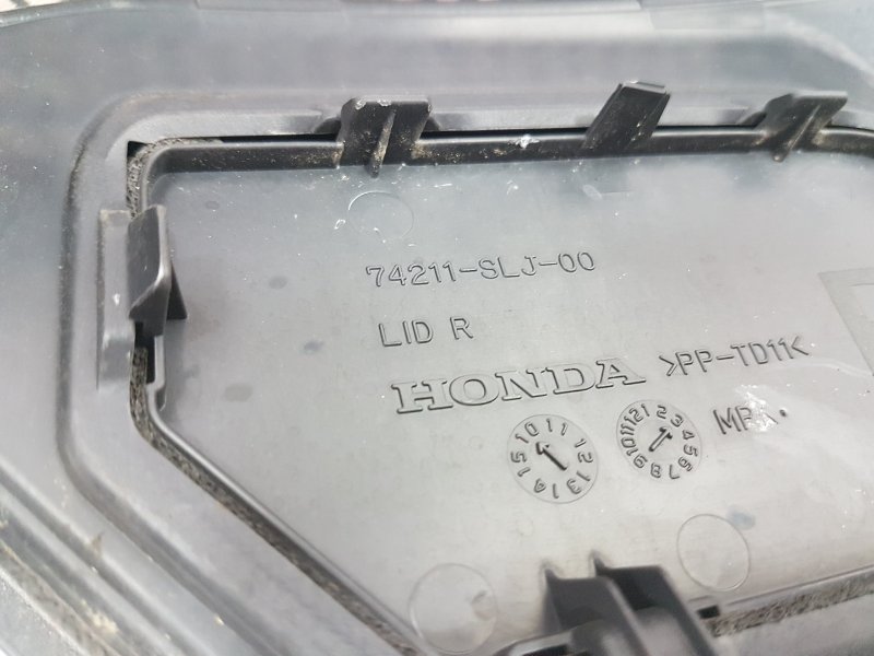 Решетка под лобовое стекло, 1000 рублей, Красноярск