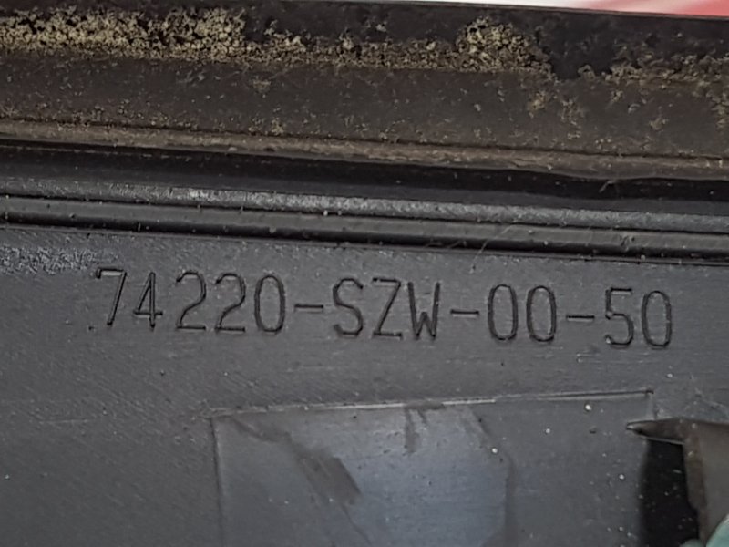 Решетка под лобовое стекло, 500 рублей, Красноярск