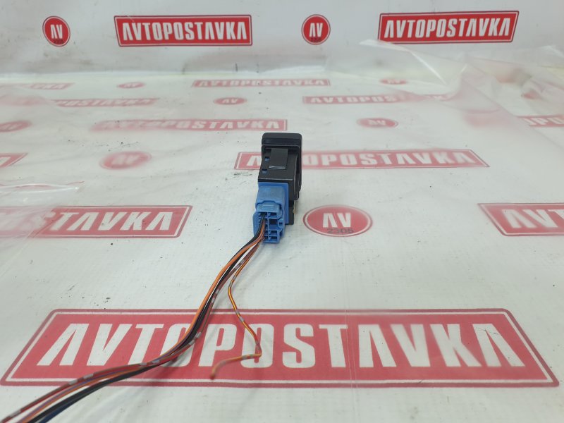 Кнопка обогрева лобового стекла, 500 рублей, Красноярск