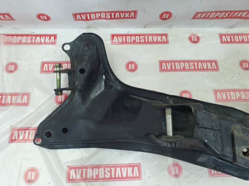 Подрамник поперечный, 2000 рублей, Красноярск