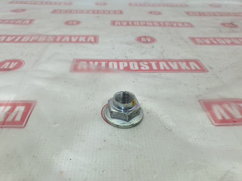 Гайка ступицы, 100 рублей, Красноярск