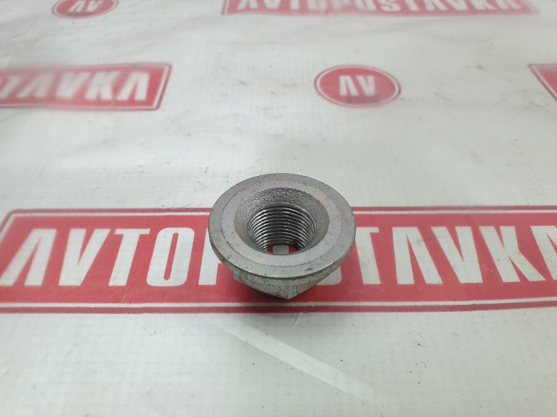 Гайка ступицы, 100 рублей, Красноярск